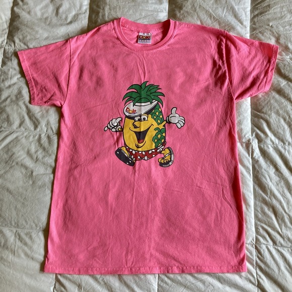 Vintage Dole Hawaii Hug A Pineapple Tee T-Shirt Medium USA Made Hot Pink Fruity - Picture 3 of 10